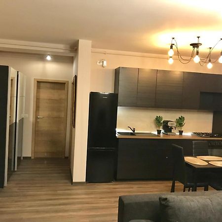 Wood Central Apartment Timisoara Ngoại thất bức ảnh