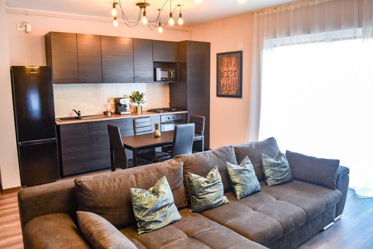 Wood Central Apartment Timisoara Ngoại thất bức ảnh